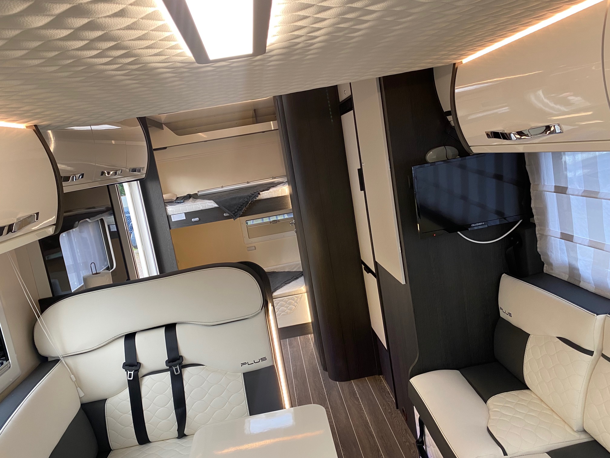 Camper 6 i 5 osobowy ford transit wersji VIP campery nowe Automat www.kampervip.pl