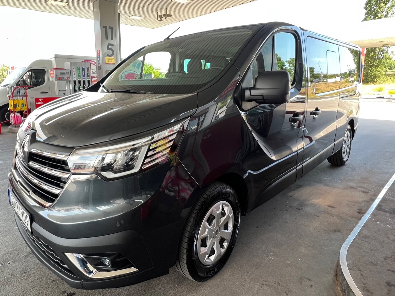 Renault trafic Long Najnowszy 9.os