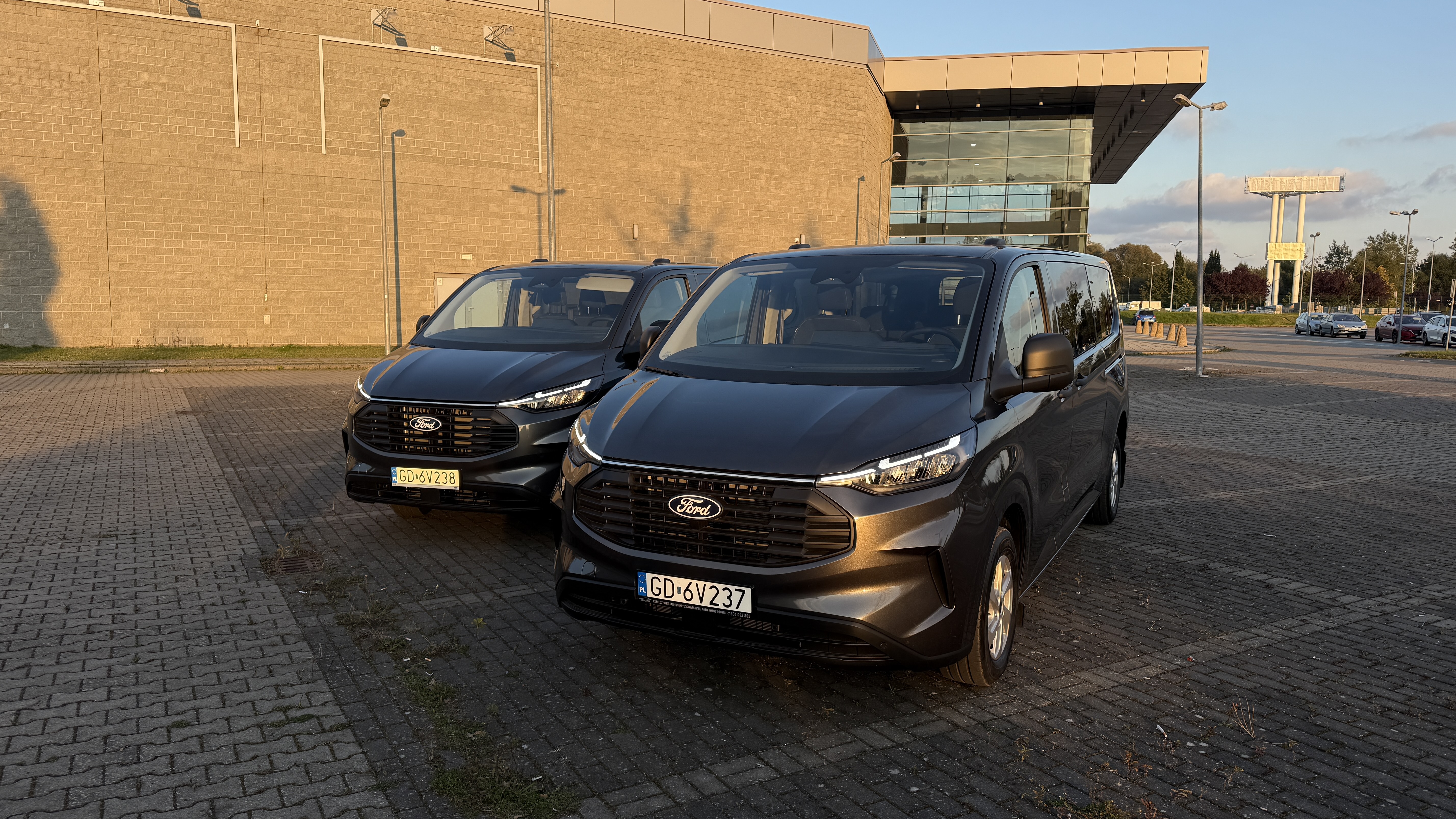 FORD TOURNEO CUSTOM 8 OSOBOWY LONG AUTOAMT